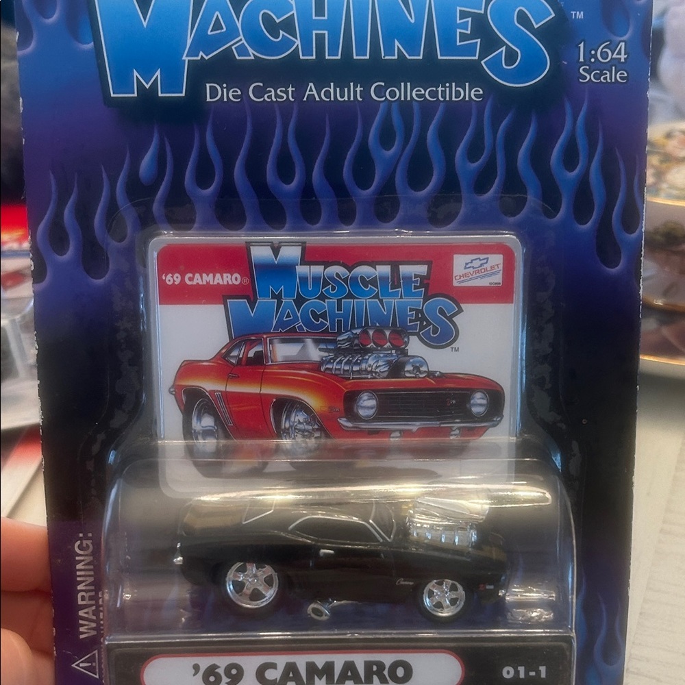 Muscle Machines (Black) '69 Camaro 01-1 (2000) 1:64 Scale